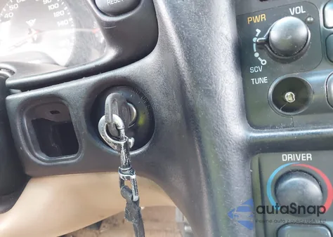 1998 Chevrolet Corvette z USA, uszkodzony, nr VIN 1G1YY32G1W5122393